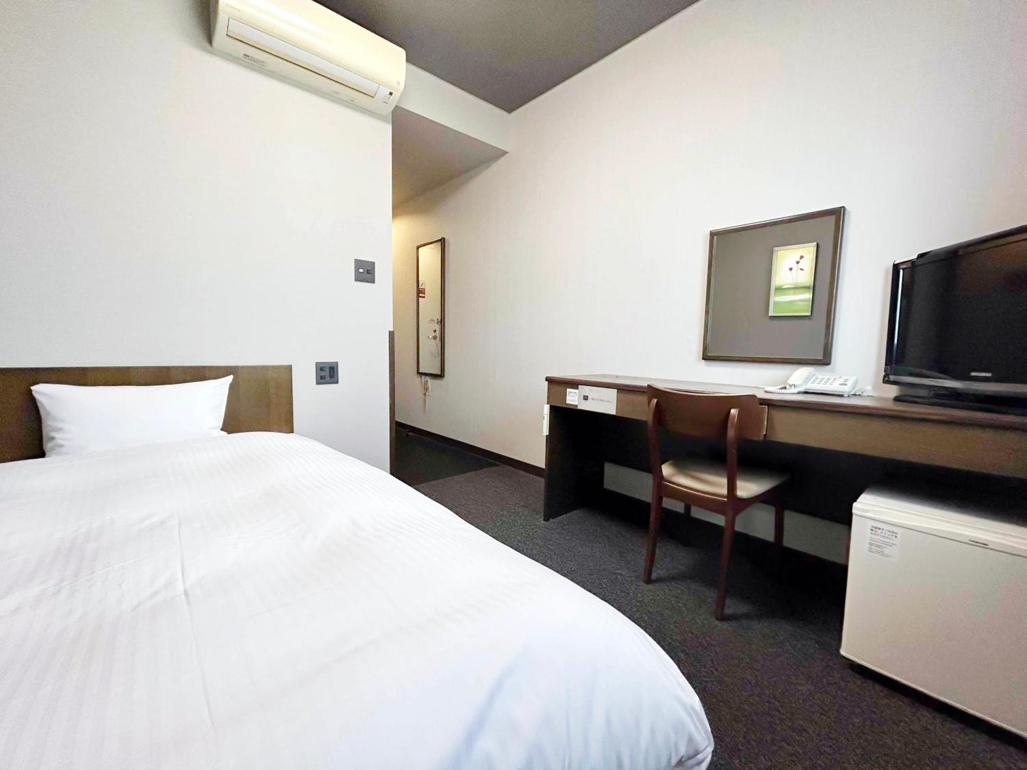 Hotel Route-Inn Kakamigahara מראה חיצוני תמונה